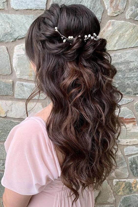 Penteado de Casamento de Noiva meio Solto