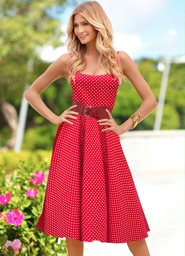 Vestido vermelho rodado poá