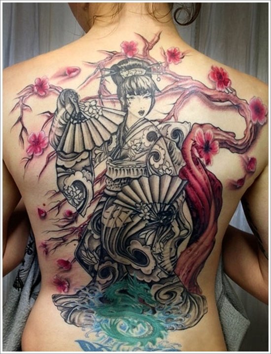 gueixa tatuagem nas costas