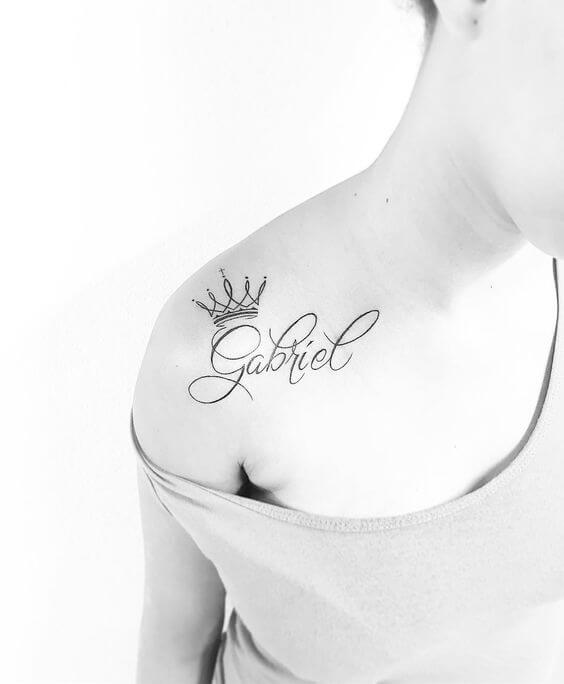 tatuagem no ombro de nomes próprios 2021