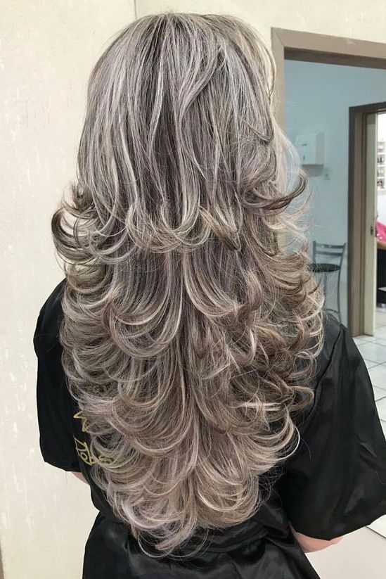 cabelo longo em camadas