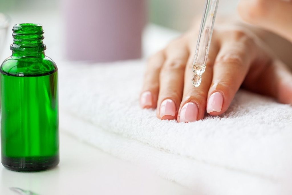 Óleo de melaleuca para unhas