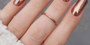 Metalizadas estão entre as imagens de unhas decoradas no outono-inverno
