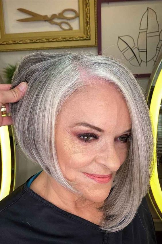 Bob Assimétrico para senhoras (Pinterest) - cortes de cabelo que não precisam de escova