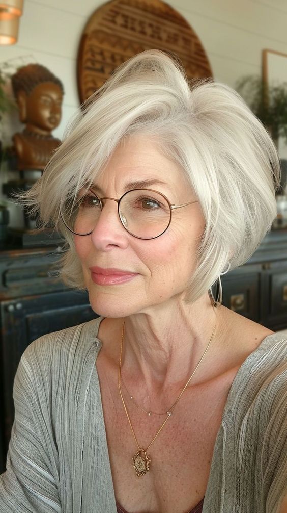 Bob Assimétrico senhoras (Pinterest) cortes de cabelo em camadas