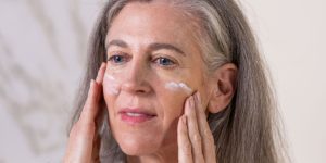 cremes para pele madura que prometem rejuvenescer e impressionar em 2025