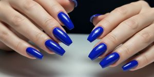 Azul profundo é uma das Cores Imperdíveis para Unha Bailarina