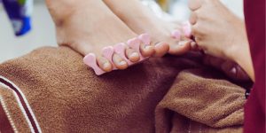 Ideias arrojadas de unhas para os pés que não costumamos ver
